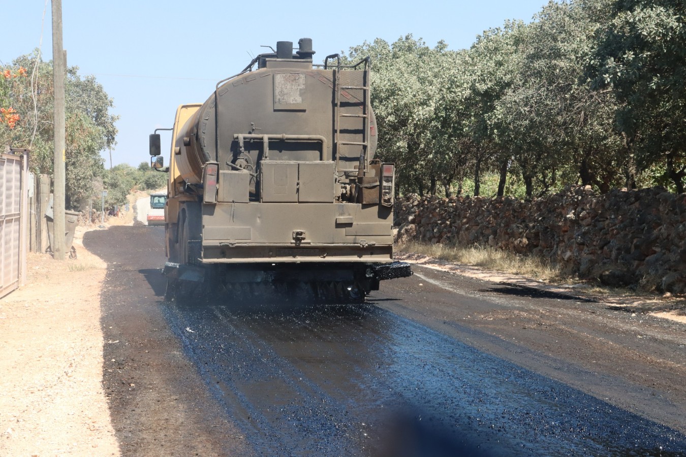 Halfeti Ve Birecik Kırsalında Sathi Kaplama Asfalt Çalışması